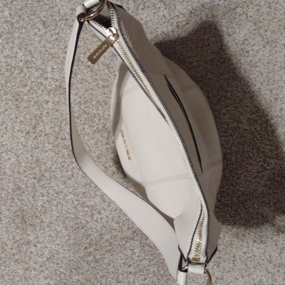 Michael kors purse - Picture 5 of 14